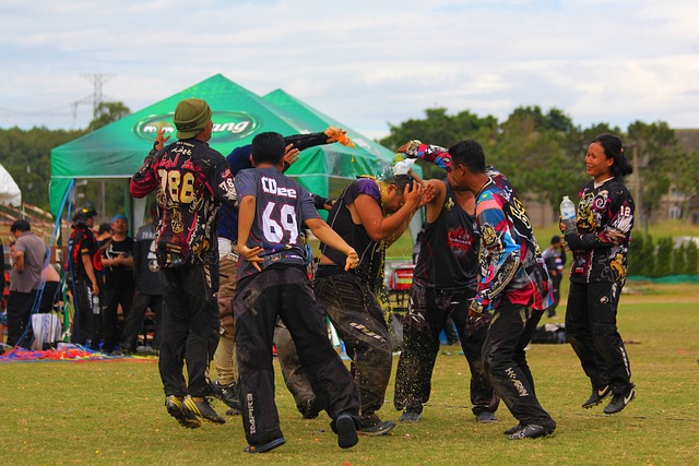 通过多种形 通过多种形